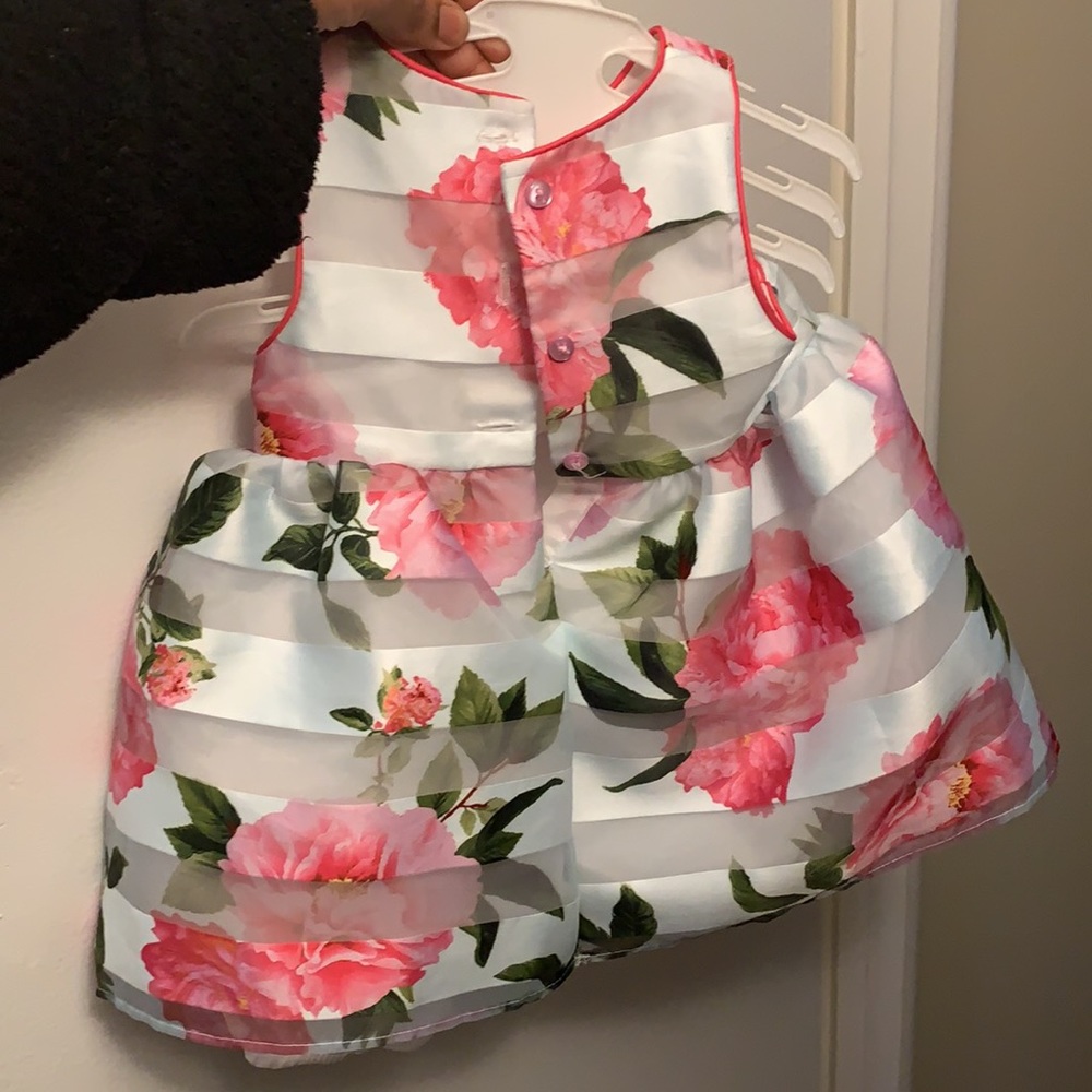 5/$35 Flower Dress - Picture 5 of 5